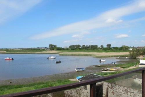 Stanpit Cottage With Scenic Views