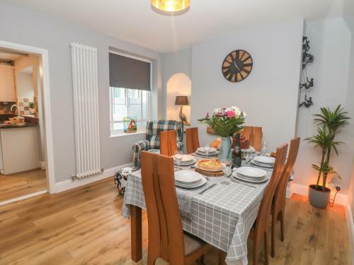 Sunshine Cottage