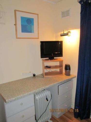Glan Gwna Upper Lakeside Chalet Dog Friendly