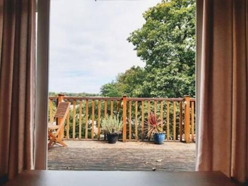Inviting 2-bed Cabin In Caernarfon