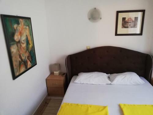 Apartments Laros