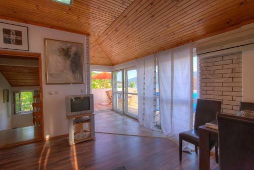 Apartments Laros