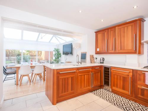 Luxury Spacious 3 Bed Home Close To City/stadiums