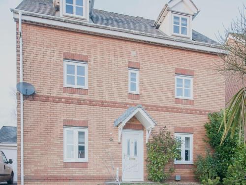 Luxury Spacious 3 Bed Home Close To City/stadiums