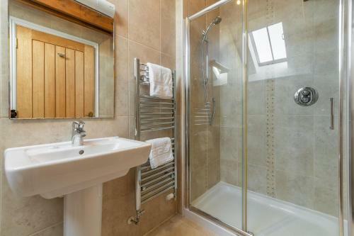 Sunflower Cottage - Gonwin Manor