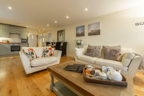 1 Sandy Lane
