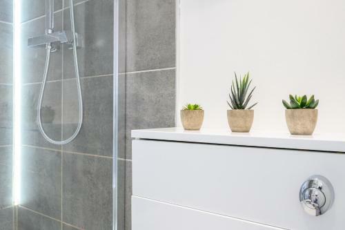 Apartamento Skyline, By T? Sa - Stay Central With Free Parking