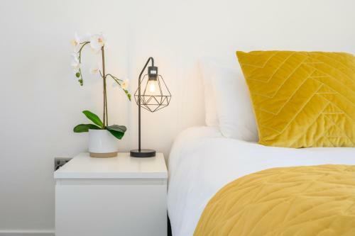 Apartamento Skyline, By T? Sa - Stay Central With Free Parking