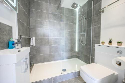 Apartamento Skyline, By T? Sa - Stay Central With Free Parking