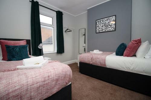 Adamsdown Lodge By Staybc