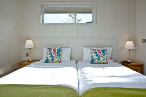 Cedar Lodge, Strawberryfield Park
