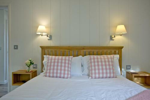Cedar Lodge, Strawberryfield Park