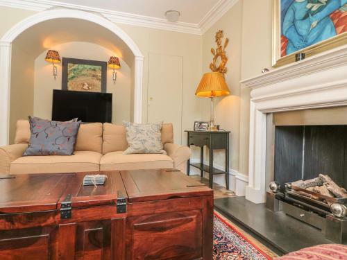 4 Maidens Row