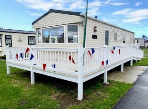 Luxurious 2-bed Caravan In Clacton-on-sea