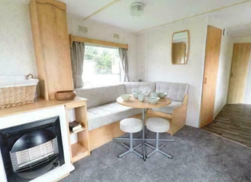 Stunning 2-bed Holiday Home In Clacton-on-sea