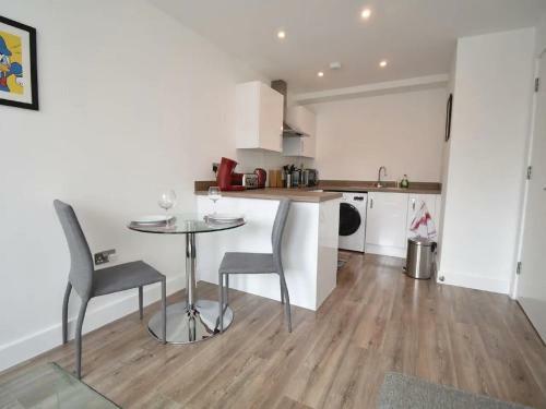 Simplistic Apartment In Coventry Near Herbert Art Gallery