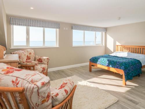 11 Marine Terrace