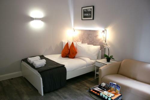 Westciti Caroco Aparthotel