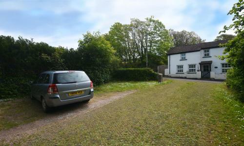 Berry Cottage Croyde | 4 Bedrooms / Sleeps 7-9 / Dog Friendly