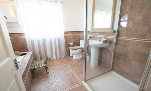 Bag-end House | 7 Bedrooms / Sleeps 14 | Hot Tub*
