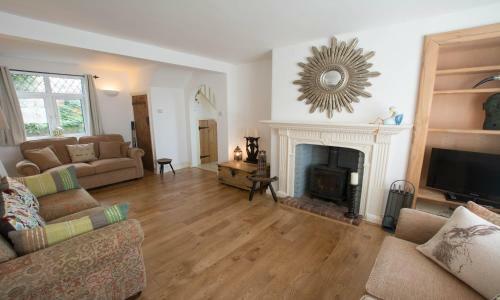 Bag-end House | 7 Bedrooms / Sleeps 14 | Hot Tub*