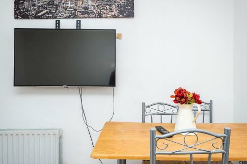 Dagenham 4 Bedhouse Rm10
