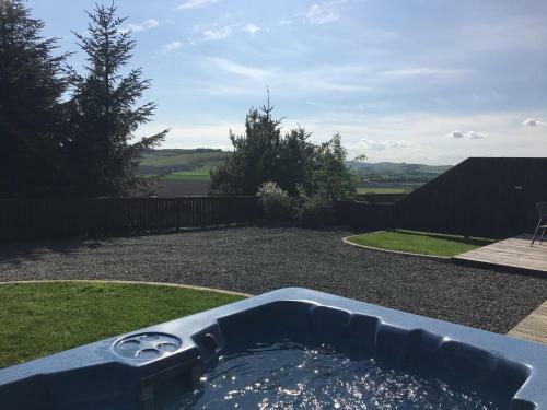 Cherry Blossom Cottage Near Cupar Fife