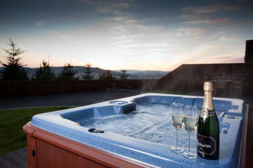 Cherry Blossom Cottage Near Cupar Fife