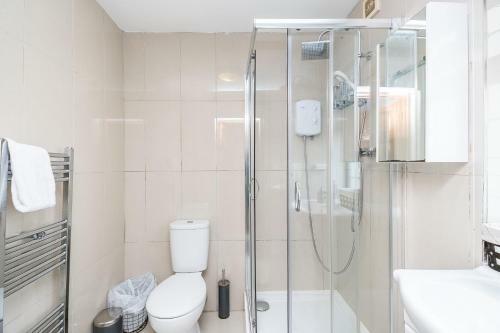 Dagenham / A13 4 Bedhouse For The Contractors