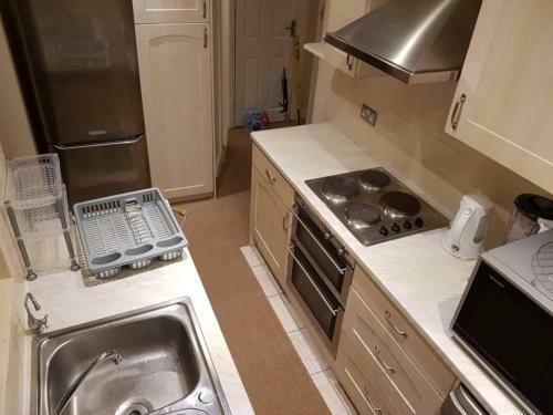Beautiful 3-bed House In Dagenham
