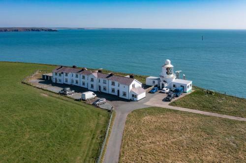 3 Lighthouse Row