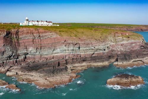 3 Lighthouse Row