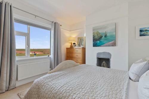 3 Lighthouse Row