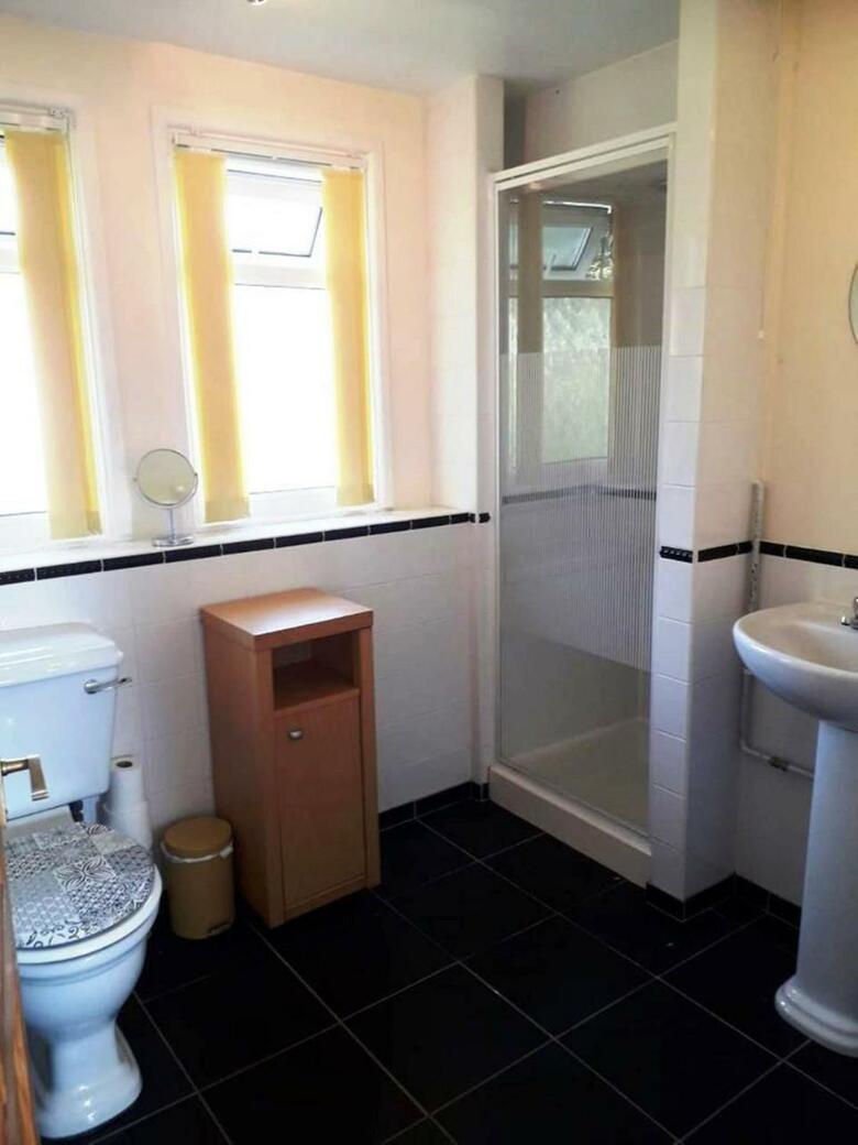 Sheena's Dartmouth Chalets
