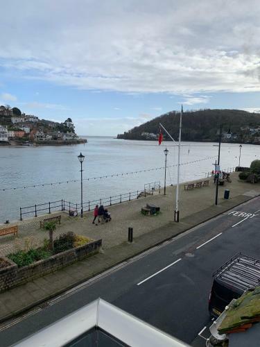 Bed & Breakfast Waterfront House