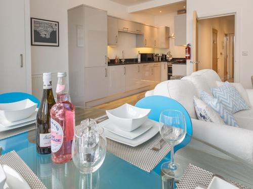 The Apartment, Newcomen Road