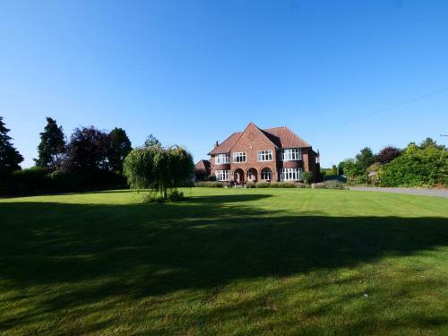 Hostal Westergate House
