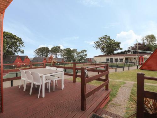 Sunshine Chalet (no 85)