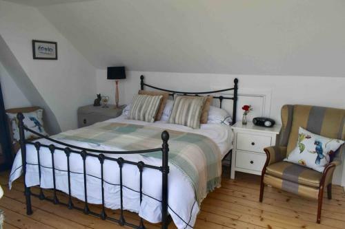 1 Tower Hill ,tranquil,private,tucked Away On A Nothrough Lane.