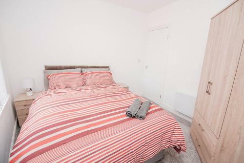 Florence Avenue, Apartment 2