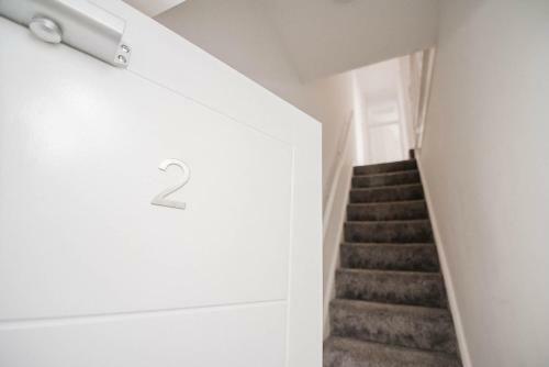 Florence Avenue, Apartment 2