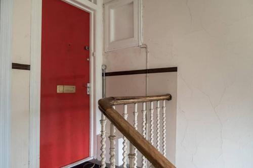 ? Bright, 2 Bedroom West End Apartment ?