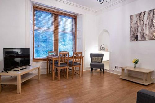 Apartamento ? Spacious 2 Bed Flat, Close To University ?