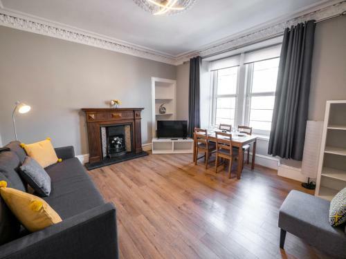 Apartamento New Superhost Listing: Bright Flat Nr. University