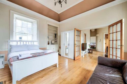 Apartamento Guestready - Cosy 2br Top Floor Apt At World's End