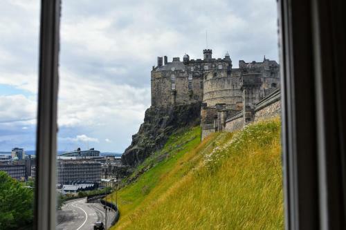 Castle Wynd - Historic Edinburgh Castle Views Central Apartment