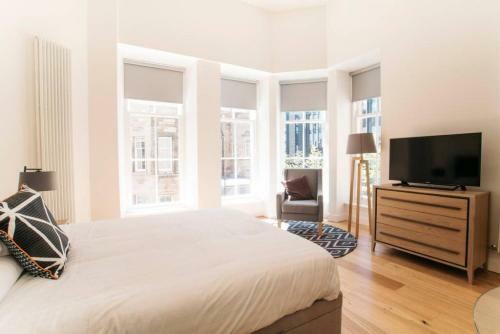 Beautiful Minimalistic Studio Apartment In Central