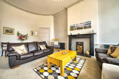 Altido Spacious And Stylish 4-bed Georgian Apartment