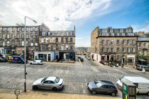 Altido Spacious And Stylish 4-bed Georgian Apartment