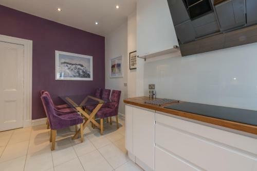 Bruntsfield Place - Beautiful 2 Bed Apartment With Spectacular Views!